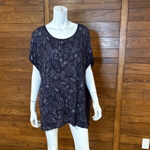 Elegant Navy Floral Women's Short Sleeve Top